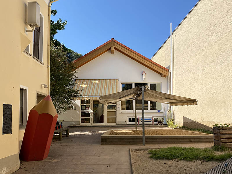 Evangelische Kindertagesstätte Kindergarten Kita unter dem Regenbogen in Oberwinter - Hafenort am Rhein bei Remagen